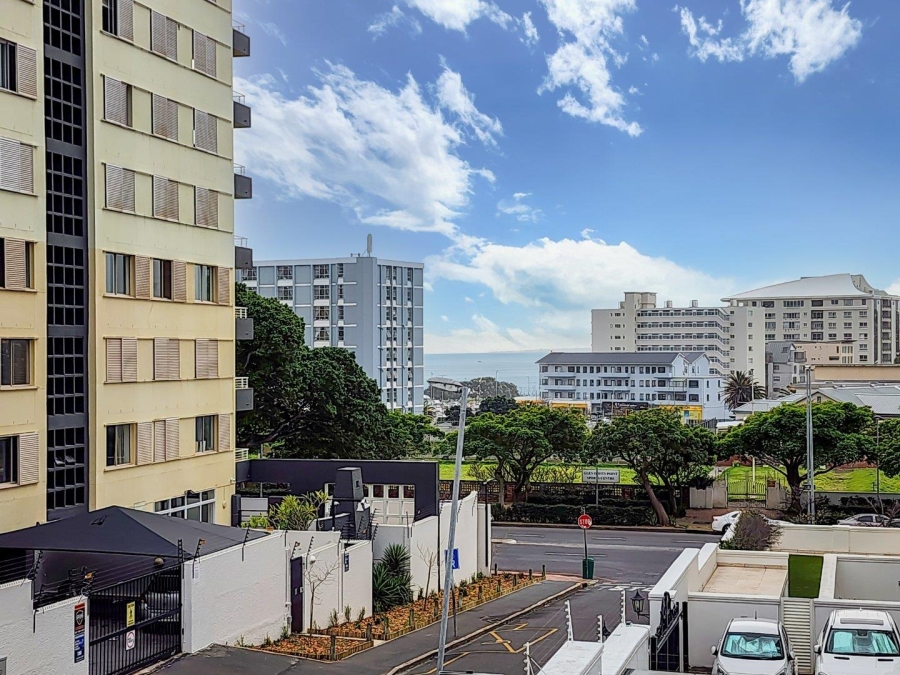 2 Bedroom Property for Sale in Three Anchor Bay Western Cape